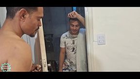 Tenho um tez&atilde_o da porra no meu vizinho, hoje ele pediu pra usar o meu chuveiro n&atilde_o perdi a oportunidade