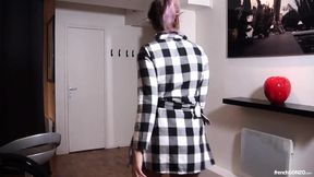 Fashionista convinced by hot hunk to fuck for cash