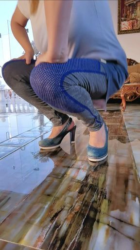 Leggince on me, high heels