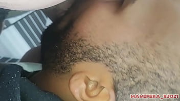 OLHA O ESSE MACHO CHUPANDO MEU GRELINHO TRANS AT&Eacute_ TOMAR LEITE NA BOCA