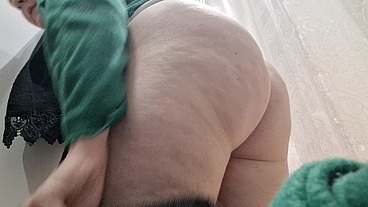Greasy milf farts thong and hairy pussy