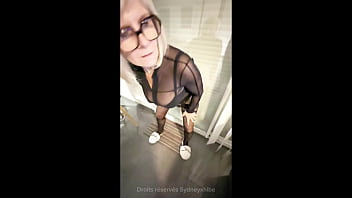 Je teste mon nouveau jouet Anale offert par un admirateur