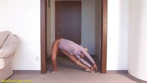 Beauty long leg ballerina toying her flexible pussy