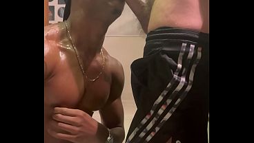 Tomar mij&atilde_o de pica dura de macho &eacute_ gostoso demais