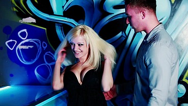 Louise Davis Takes Multiple Dicks At The Club
