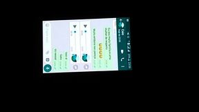Esposa puta fazendo boquete para o corno e falando com o comedor no whatsapp