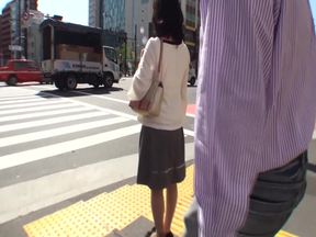 A115F07 Picking up a black-haired wife with a pure and elegant aura to become her first housewife model! If I hand over a high reward and show off my masturbation right in front of you, can I finish inside my wife!?