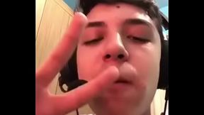 Thiago me fodendo e comendo marshmellow na minha frente