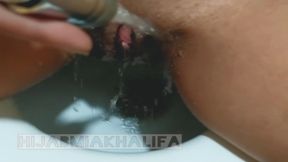 How Muslim Girl Pissing? Caught Piss In Toilet