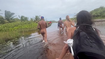 Fui fazer uma Putaria com minhas amigas no p&acirc_ntano da Bahia