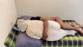Wake up in the Morning and Have Sex with Stepmom in Bed
