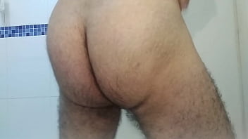 Paiz&atilde_o coroa quarent&atilde_o gostoso e peludo batendo punheta (parte 2 - gozada)