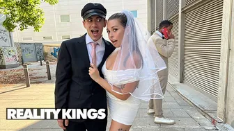 Yae Triplex craves wedding day cock and gets pounded by chauffeur Jordi