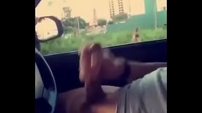 Mostrando o pau pra coroa.