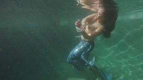 Captive Mermaid Mouth Service - Underwater Blowjob
