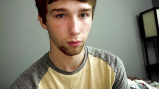 Mladé panenské děvky hluboko v krku a nechají se análně šukat obrovskými ptáky