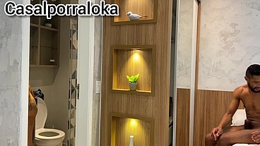uma foda em meio ao perigo