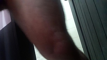 follada casera intensa apasionada de joven musculoso en la ducha con su nueva esposa caliente tetona morena y culona - Sexo en el baño termina con semen adentro del coño - Hotwife YR - And