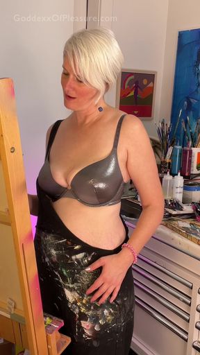 You Got Hard Modeling For your MILF Artist Neighbor When She Painted you And Gave you A JOI