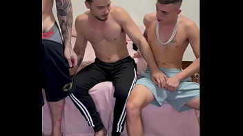 FUDENDO NO QUARTO DA CASA DO VIZINHO