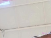 con tanga y falda transparente realizo yo sólita las compras en el super