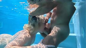 UNDERWATER FUCK GOLDEN SHOWER FACIAL for AUSTRALIAN CHICK