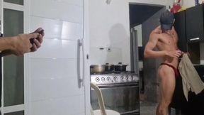 o entregador me comeu gostoso