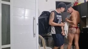 o entregador me comeu gostoso