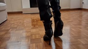 ADORAZIONE PELLE, CORPO, STIVALI