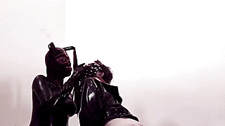 Fetish shemale in latex