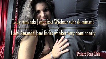 Amanda Jane in Lack fickt und bläst ganz dominant
