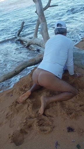 Ladysilva on the Beach My Tanned Ass That a Big Dick to Make Her Break in