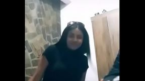 M&atilde_e e filha Dan&ccedil_ando Funk