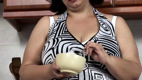 BBW chick fucks in her favorite room in the house   the kitchen