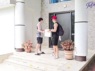 I've a trio with my boyfriend and his ally on the beach