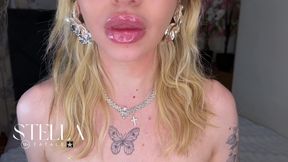 Perfect Lips Getting Glossy - Lip Fetish Close-ups