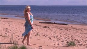 Golden Rain 61-pee in Nature