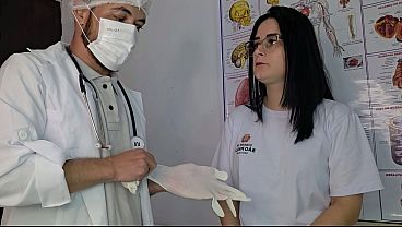 Aluna vai ao ginecologista, ela diz estar com a Vagina muito sens&iacute_vel