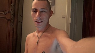 PASSIF DONNE SON CUL EN JOCKSTRAP