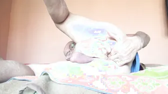 Twink Gapes His Ass with a Big Eggplant