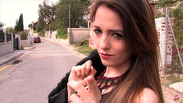 Pretty girls prefer inexperienced boys?
