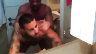 Amateur Hunks Bareback Fuck in Bathroom