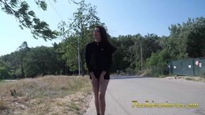 Pee trough my short shorts