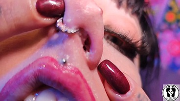 LUSTFUL BLOWJOB ENDS WITH CUMSHOT ON NOSE