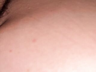 Me da por atrás mi y su venida se sale de mi culito