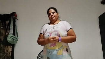 Esposa cachonda es follada por la gran polla de su cu&ntilde_ado mientra el marido trabaja.