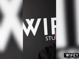 WIFEY Marvelous Golden-haired Hotwife Elana Bunnz Takes A Thick BBC In Front Of Hubby