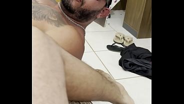 Com o professor pauzudo