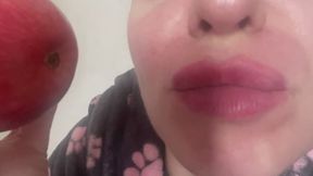 kissing apple mp4 clip oder