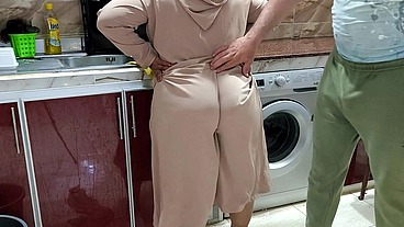 Egyptian Sharmota get her pussy wet in the kitchen arabic big woman big ass fuck